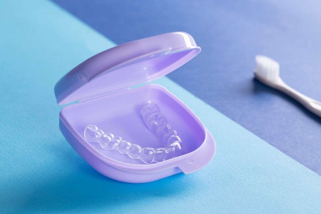 How to Clean Invisalign Retainers?
